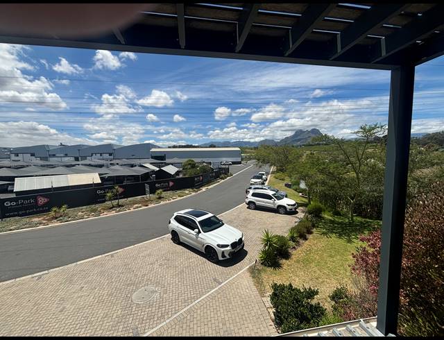 103M² WAREHOUSE TO LET IN FIRGROVE
